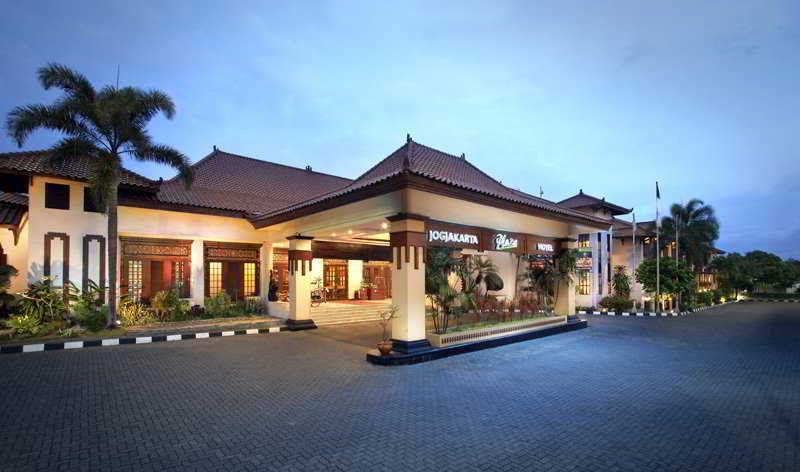 Loman Park Hotel Yogyakarta Exterior foto